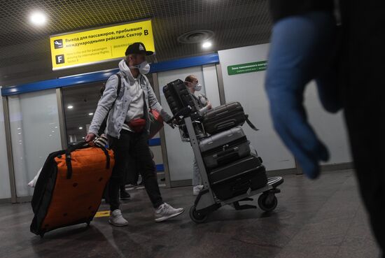 Russia Coronavirus Tourists Return
