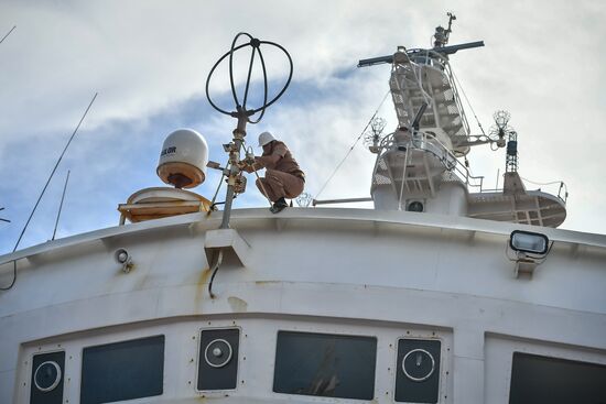 Antarctica Admiral Vladimirsky Expedition