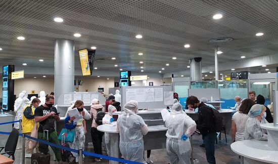 Indonesia Russia Coronavirus Tourists Return