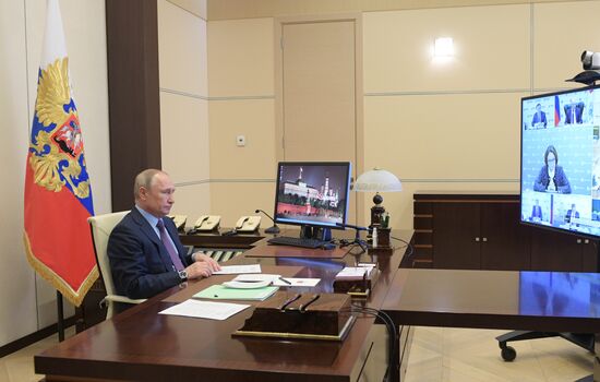 Russia Putin Economy