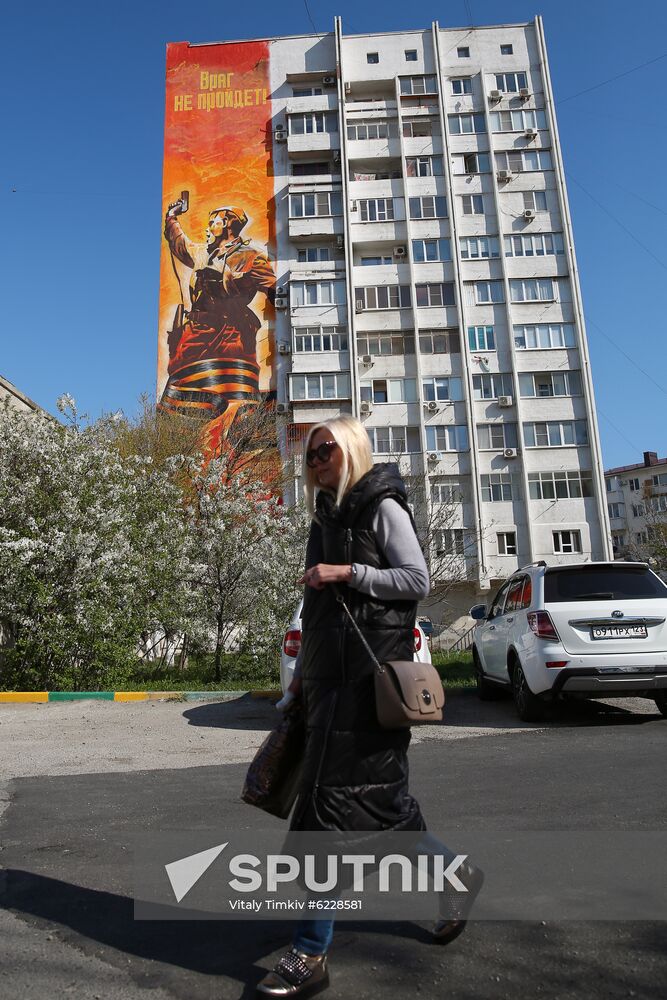 Victory Day graffiti on apartment buildings in Novorossiysk