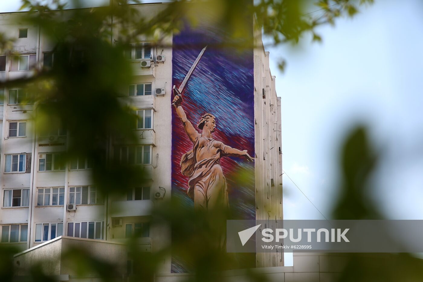 Victory Day graffiti on apartment buildings in Novorossiysk