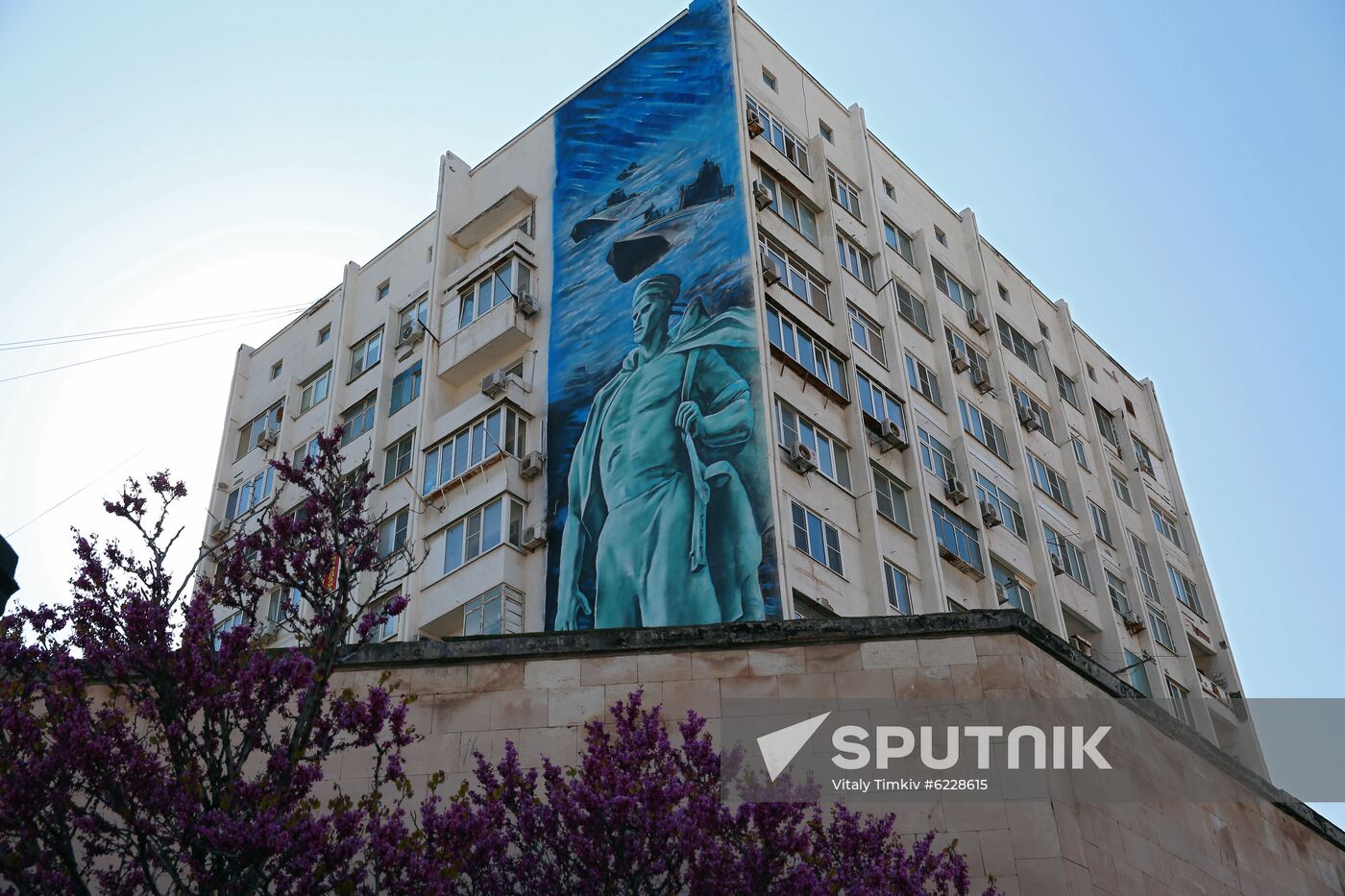 Victory Day graffiti on apartment buildings in Novorossiysk