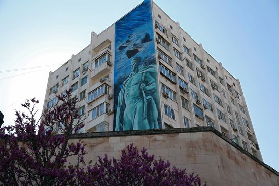 Victory Day graffiti on apartment buildings in Novorossiysk