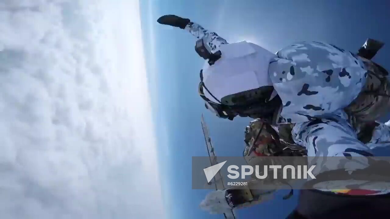Russia Arctic Paratroopers