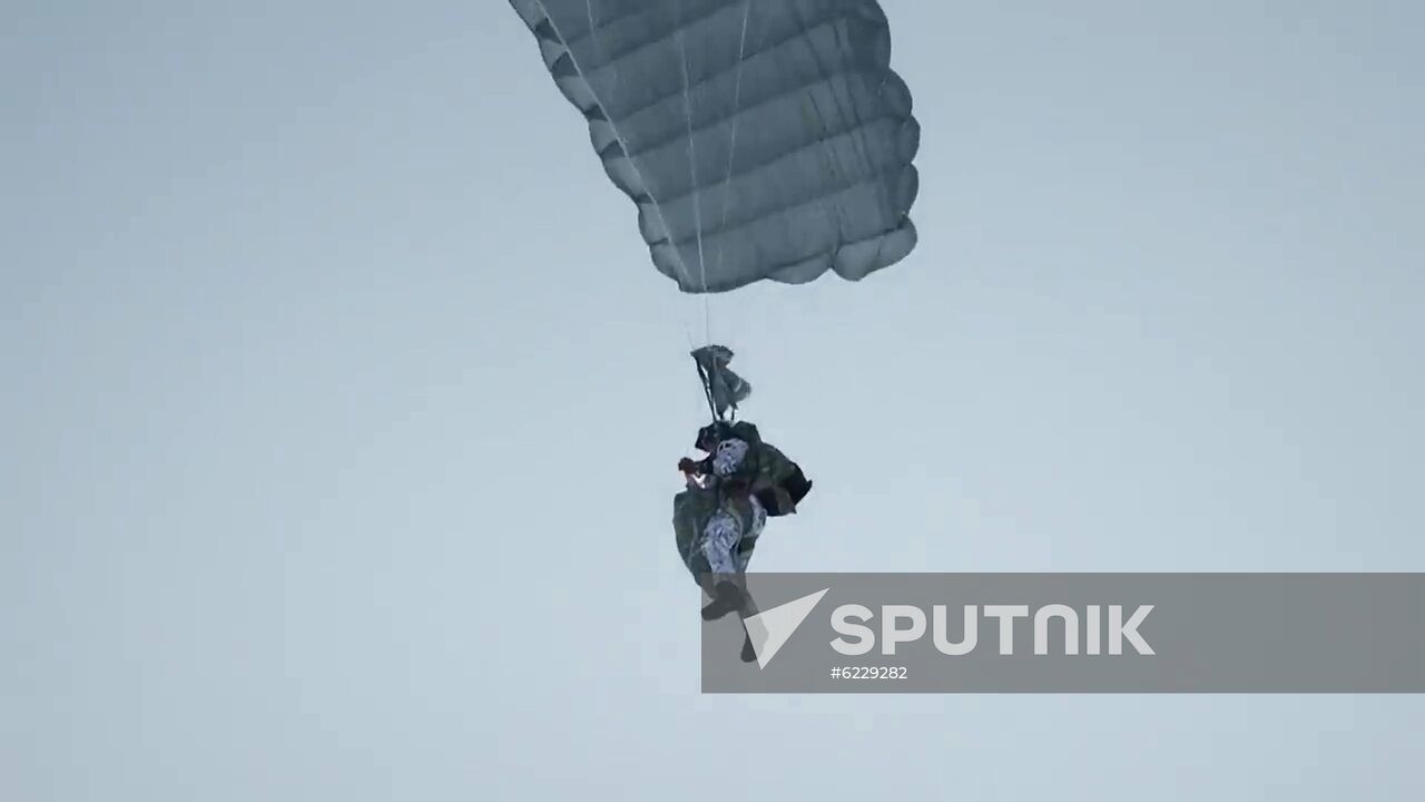 Russia Arctic Paratroopers