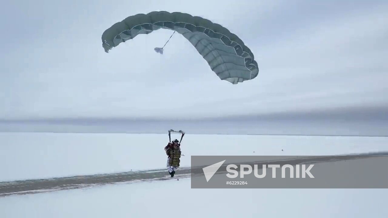 Russia Arctic Paratroopers