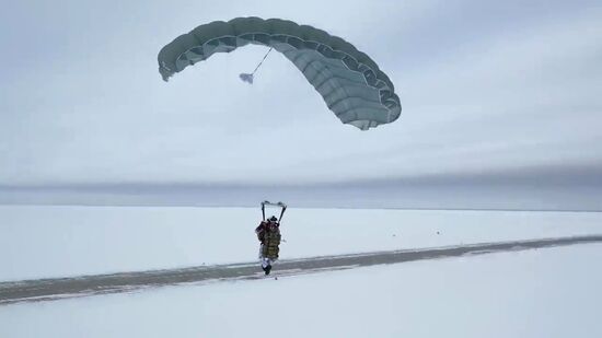 Russia Arctic Paratroopers
