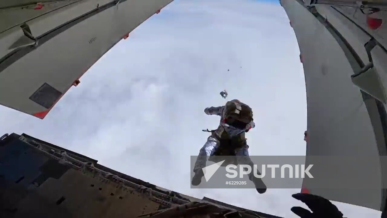 Russia Arctic Paratroopers