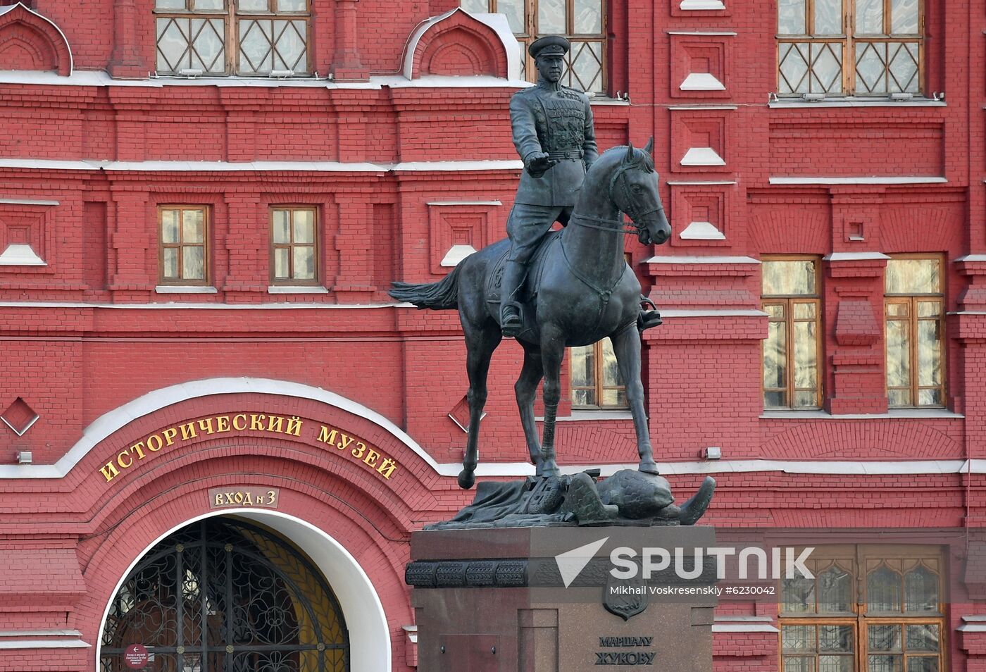 Restoration of Monument to Marshal Georgy Zhukov completed in Moscow