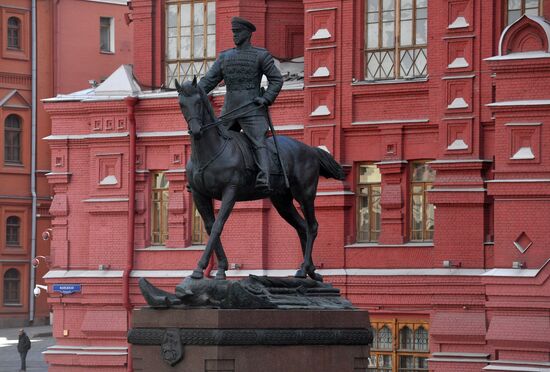 Restoration of Monument to Marshal Georgy Zhukov completed in Moscow