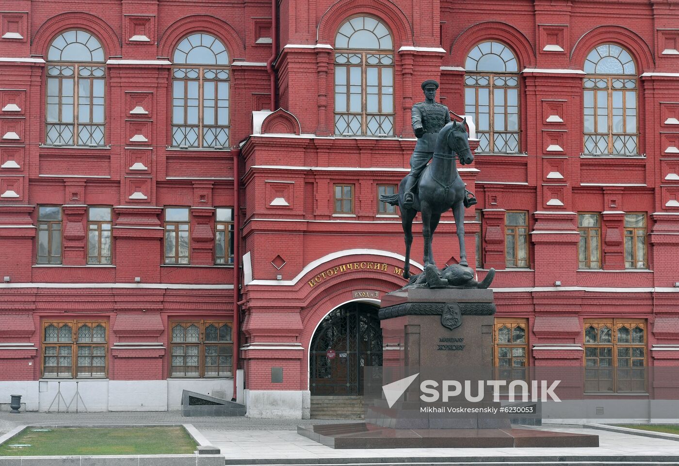 Restoration of Monument to Marshal Georgy Zhukov completed in Moscow