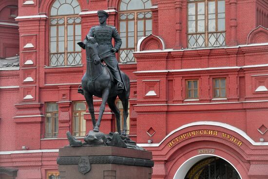 Restoration of Monument to Marshal Georgy Zhukov completed in Moscow