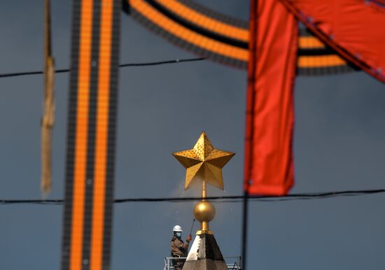 Routine maintenance of Leningrad Hero City Obelisk