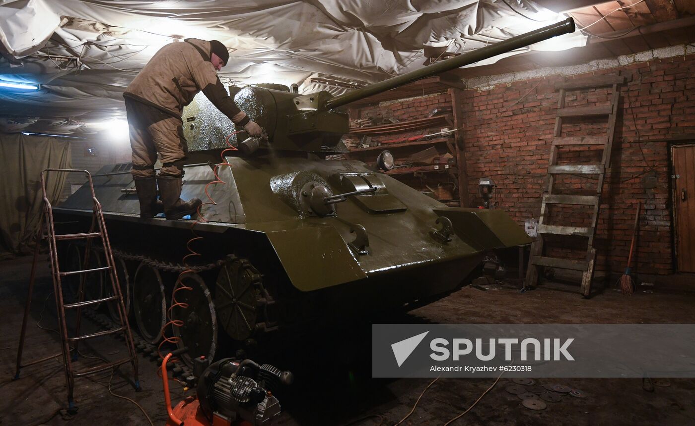 Russia WWII Vehicles Replicas