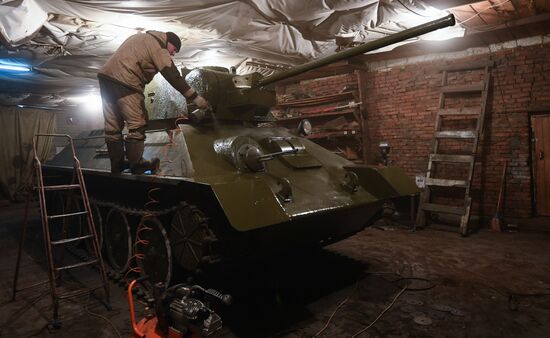 Russia WWII Vehicles Replicas