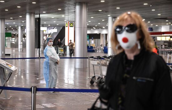 Russia Coronavirus Tourists Return