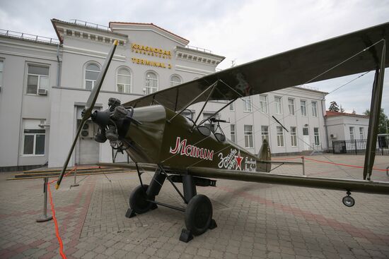Replica of Polikarpov Po-2 aircraft erected in Krasnodar airport