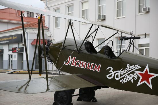 Replica of Polikarpov Po-2 aircraft erected in Krasnodar airport