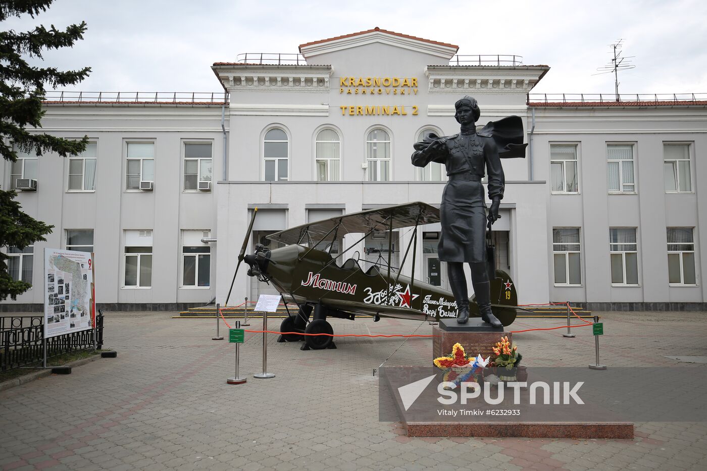 Replica of Polikarpov Po-2 aircraft erected in Krasnodar airport