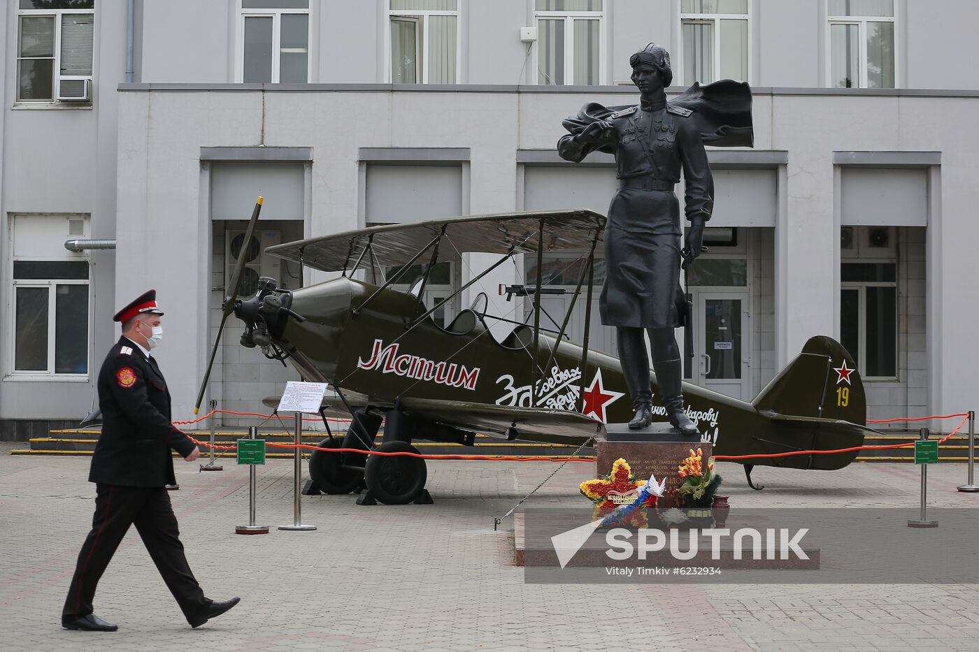 Replica of Polikarpov Po-2 aircraft erected in Krasnodar airport