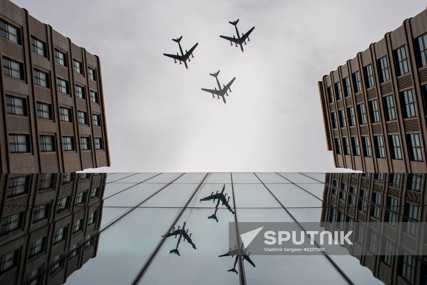 Victory Day flypast in Moscow