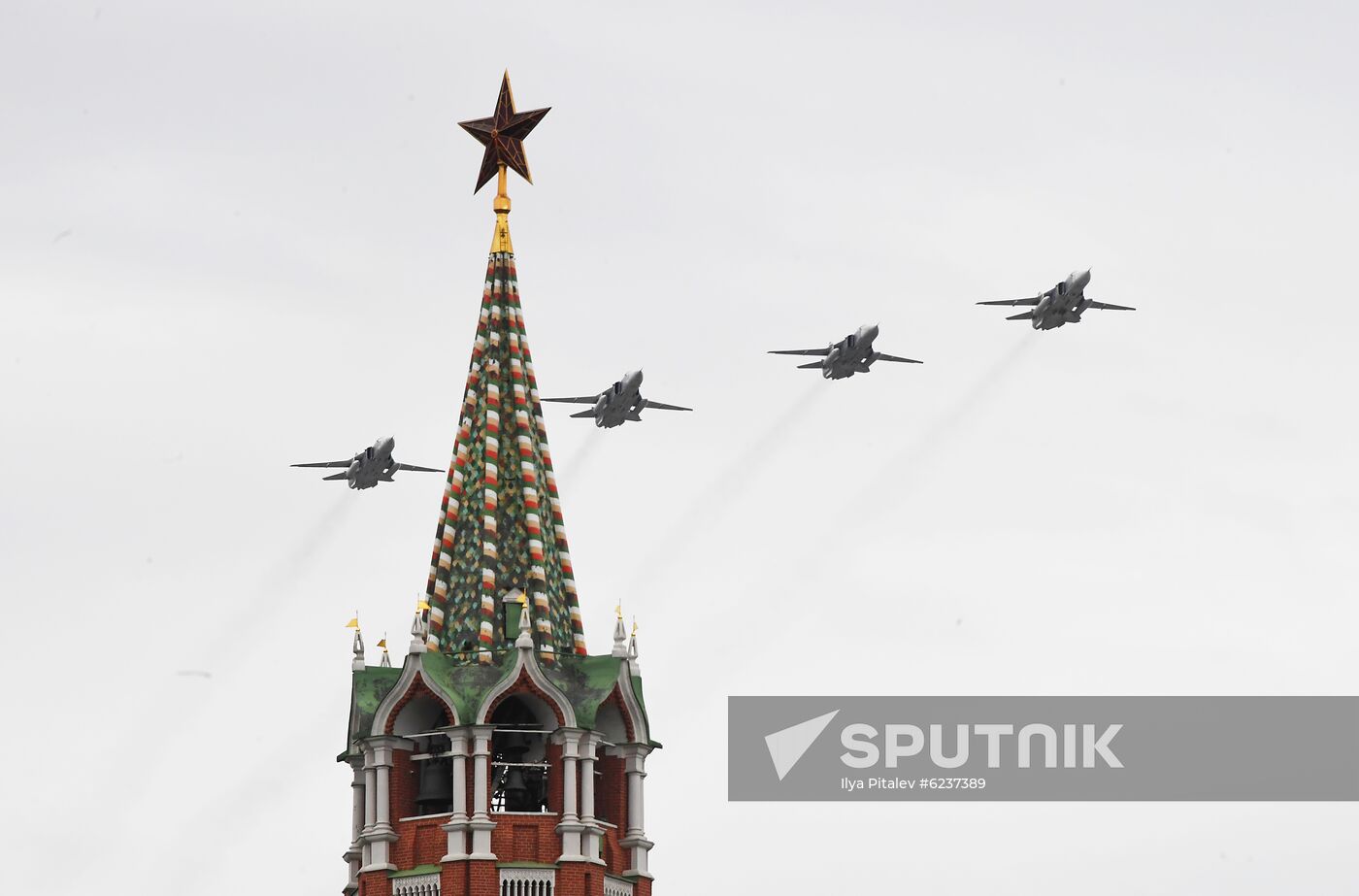 Victory Day flypast in Moscow