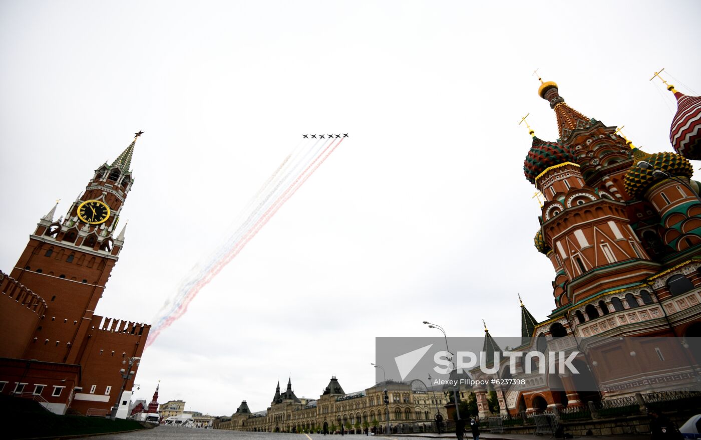 Victory Day flypast in Moscow