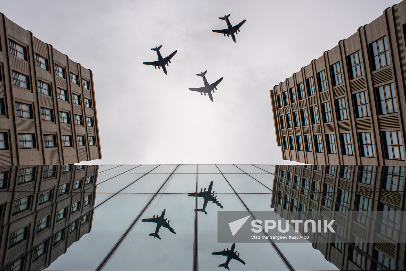 Victory Day flypast in Moscow