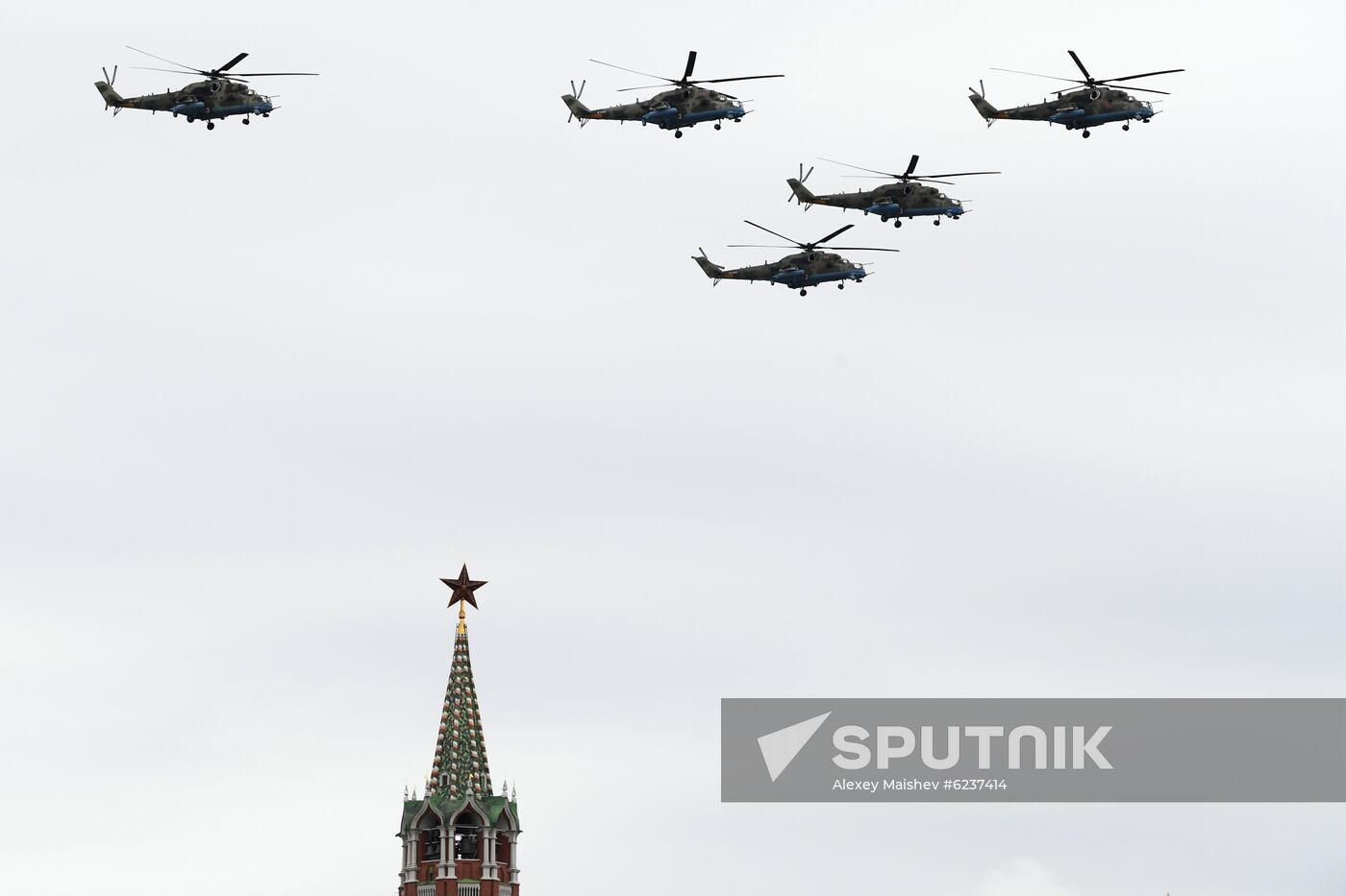 Victory Day flypast in Moscow