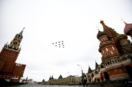 Victory Day flypast in Moscow
