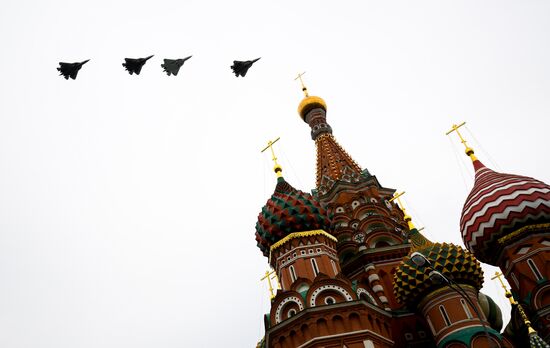 Victory Day flypast in Moscow