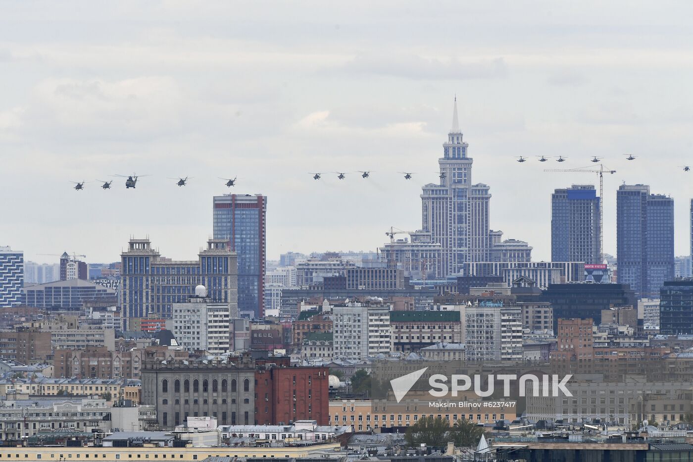Victory Day flypast in Moscow