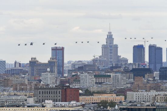 Victory Day flypast in Moscow