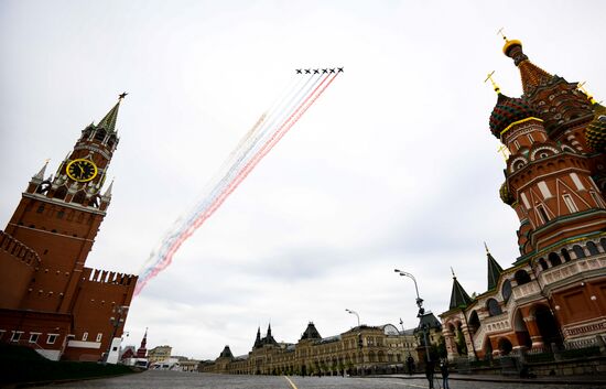 Victory Day flypast in Moscow