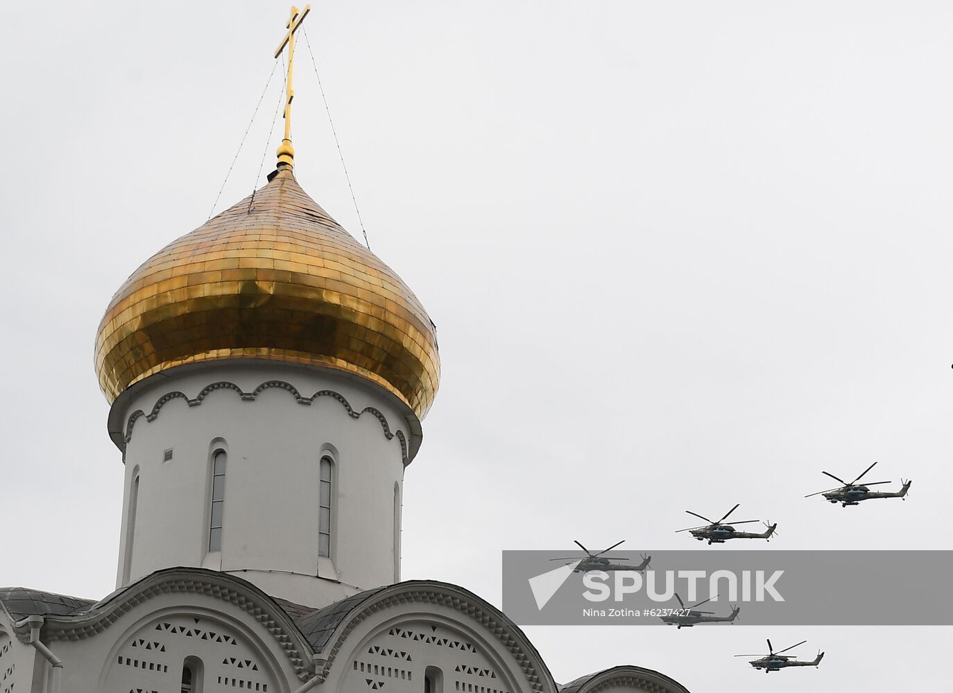 Victory Day flypast in Moscow