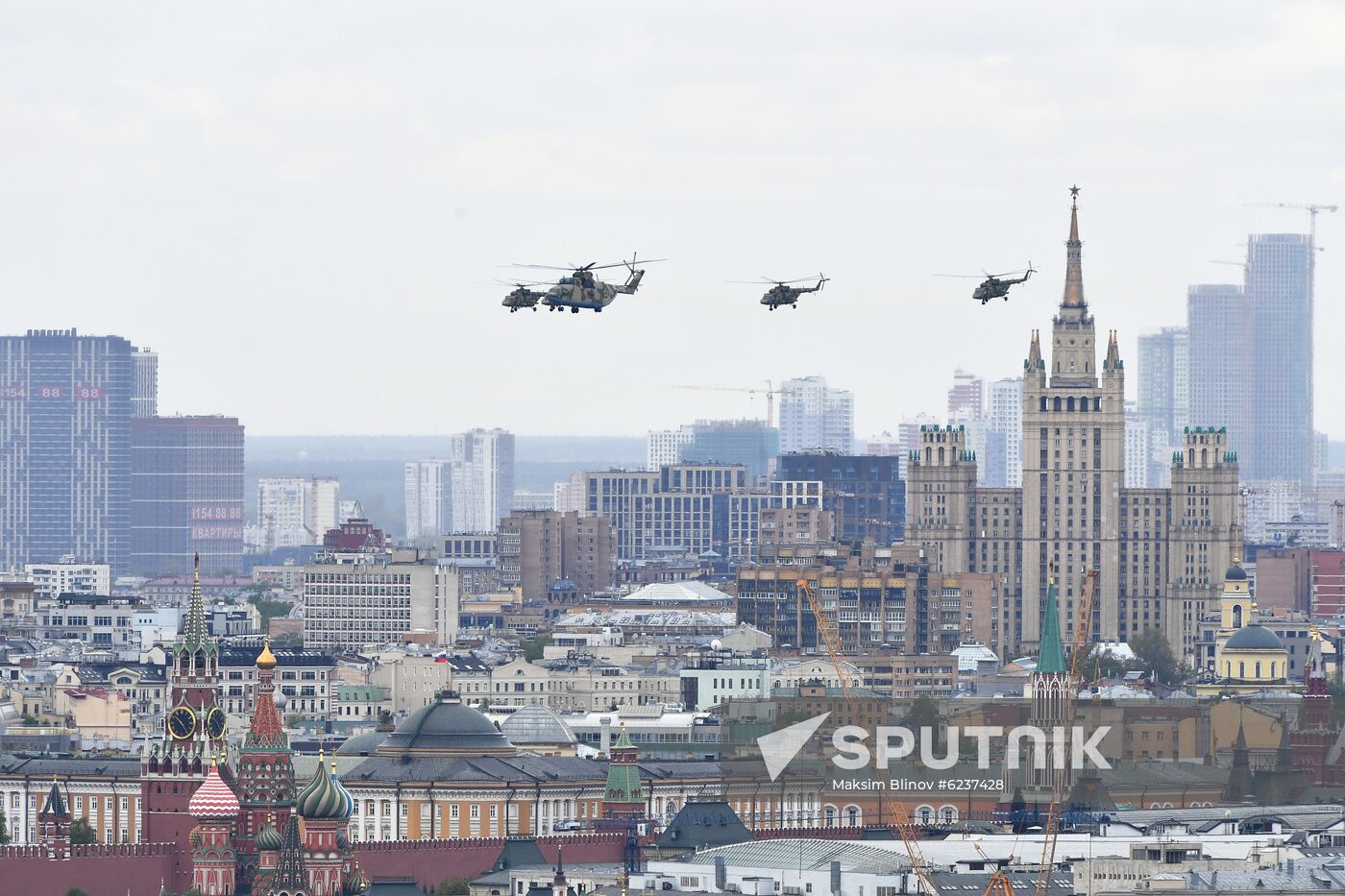 Victory Day flypast in Moscow
