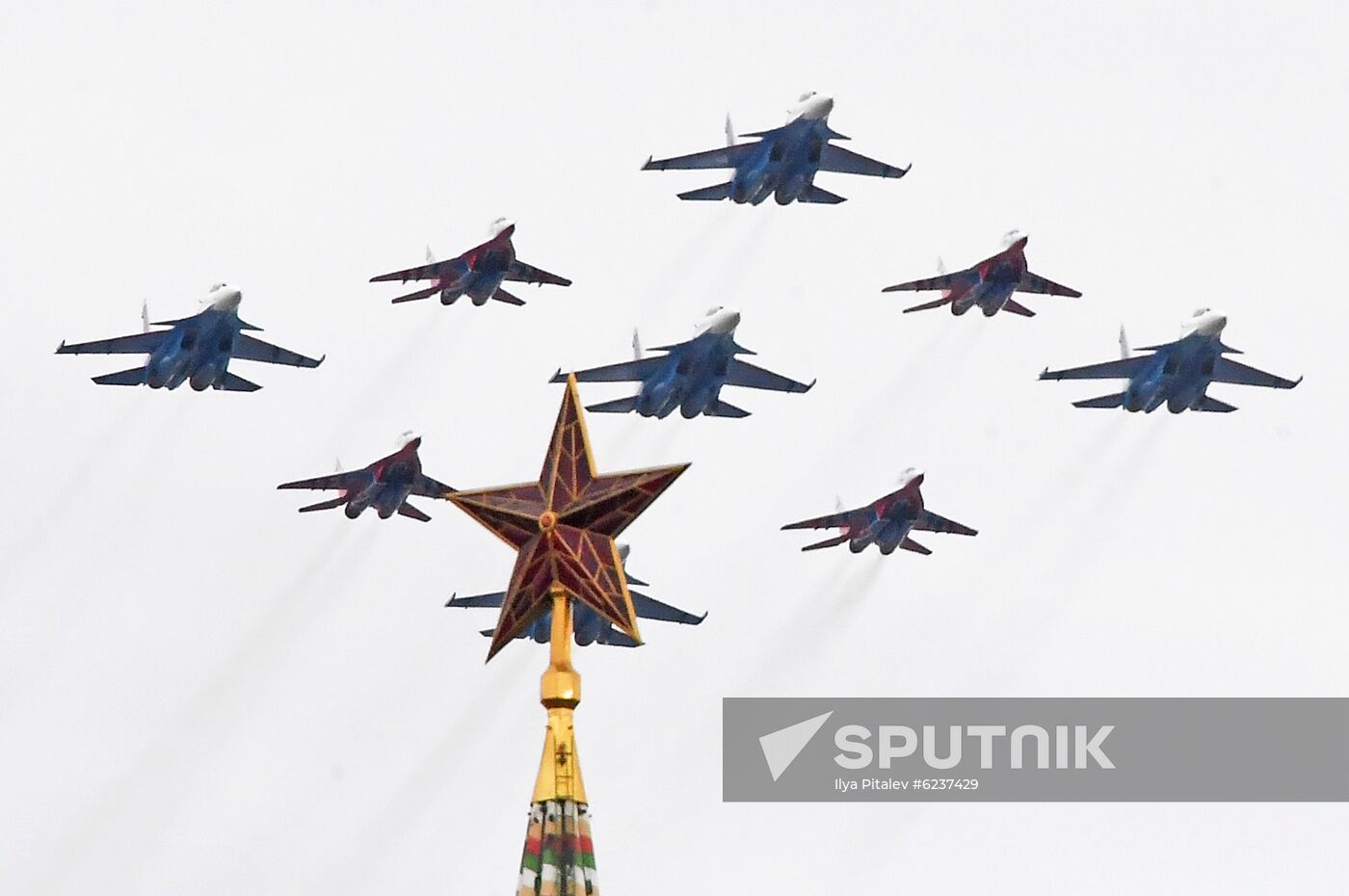 Victory Day flypast in Moscow