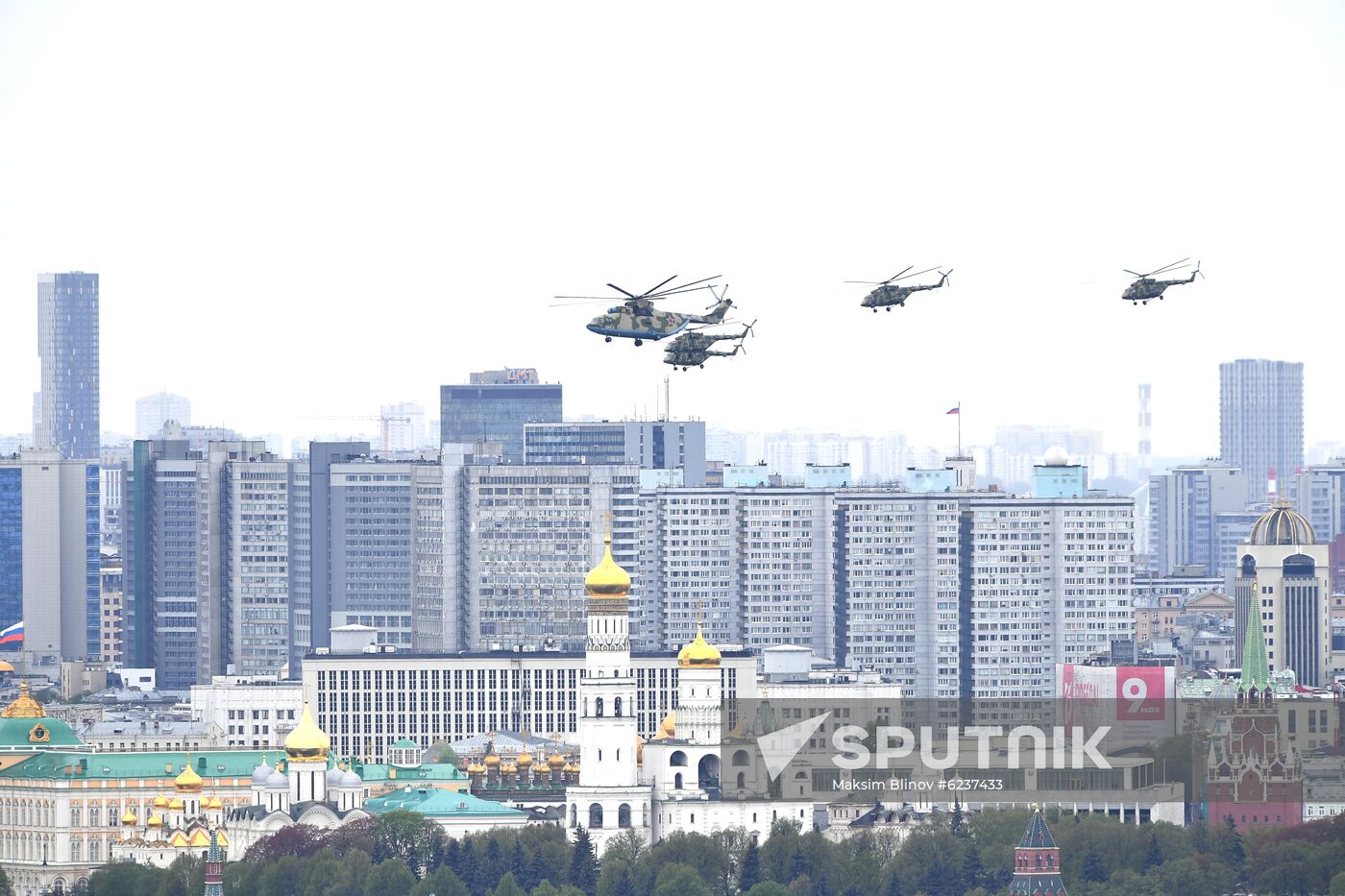 Victory Day flypast in Moscow