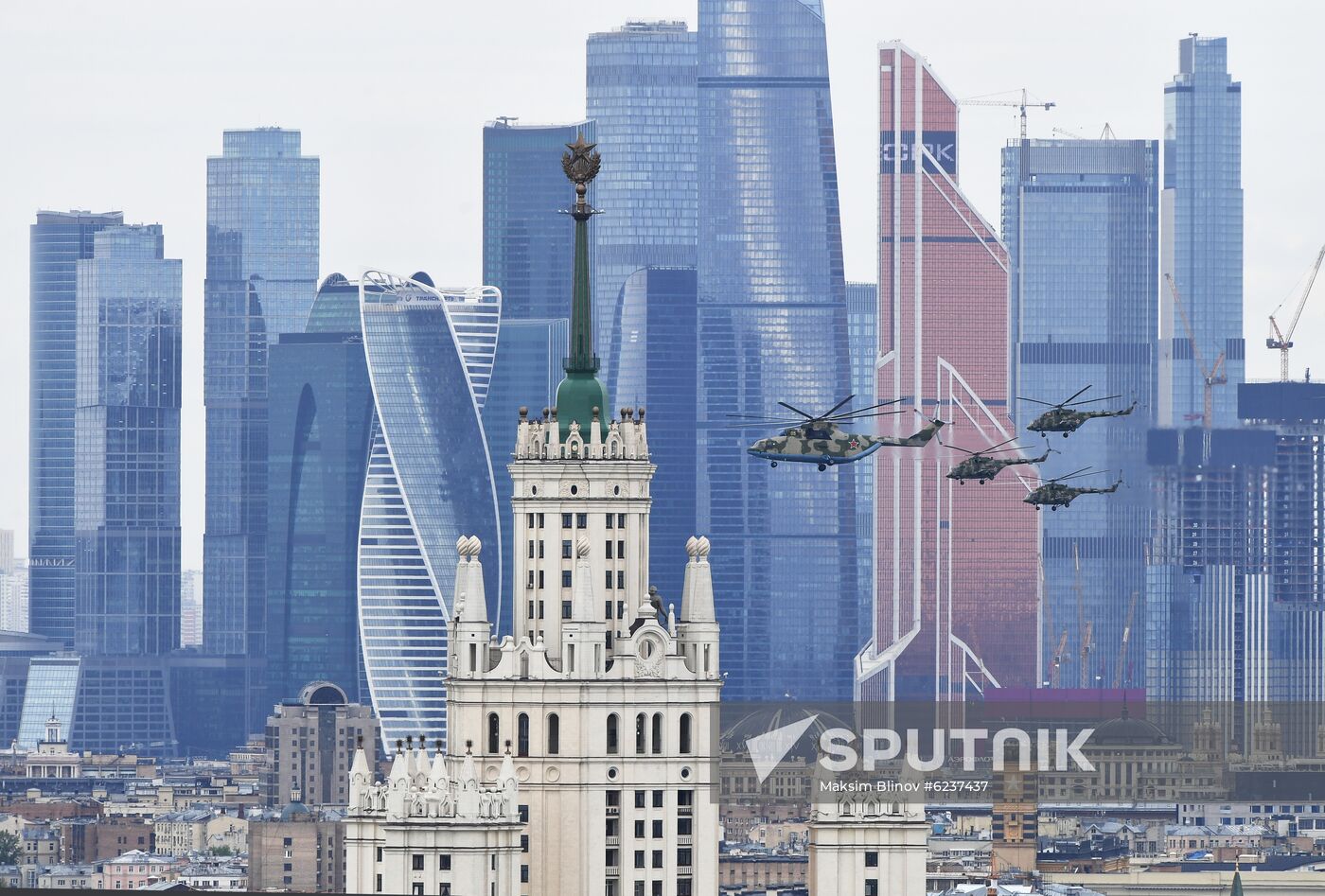 Victory Day flypast in Moscow