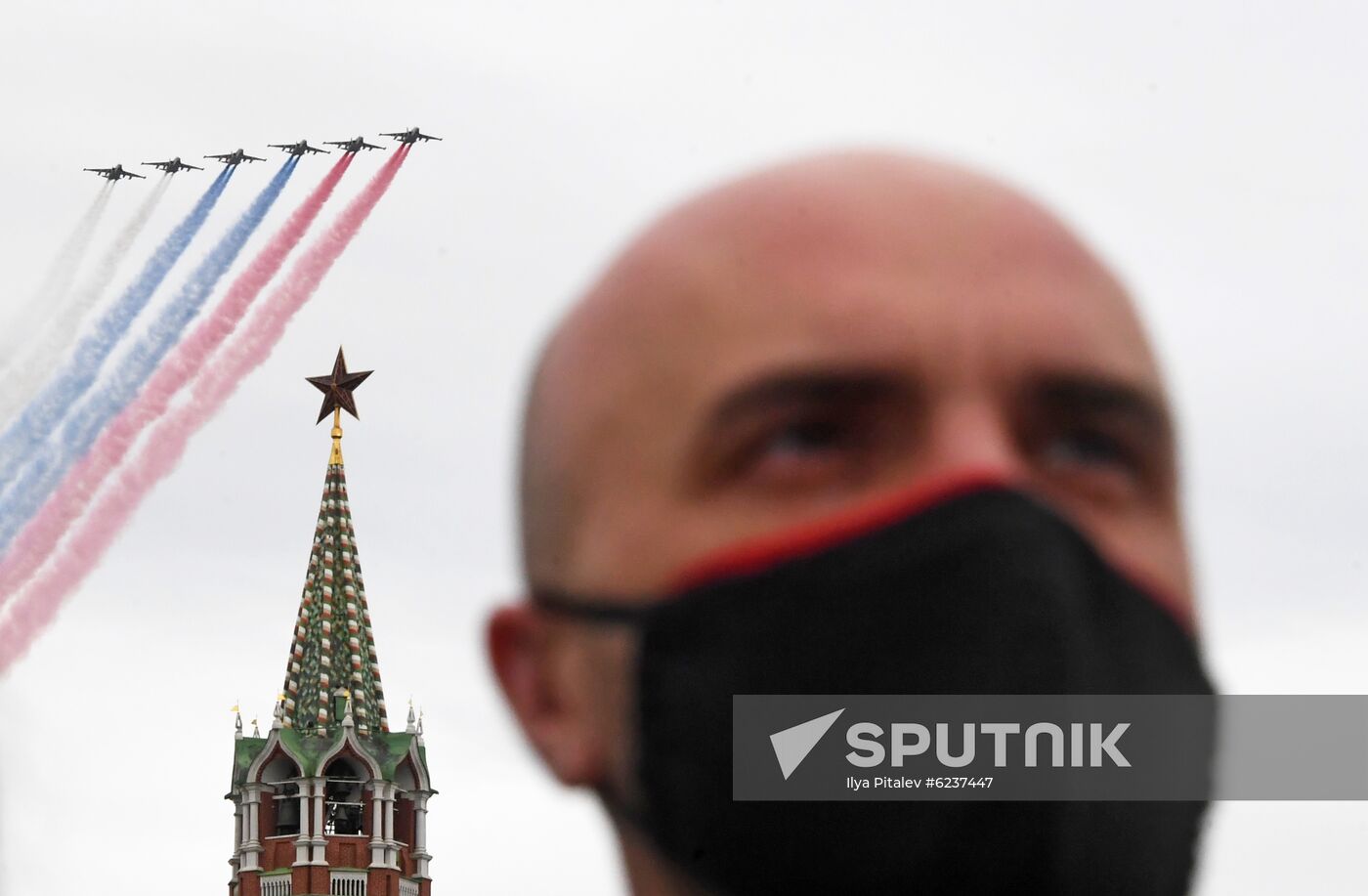 Victory Day flypast in Moscow