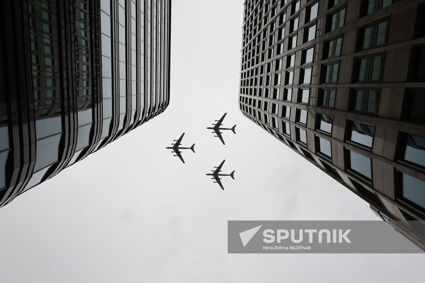 Victory Day flypast in Moscow