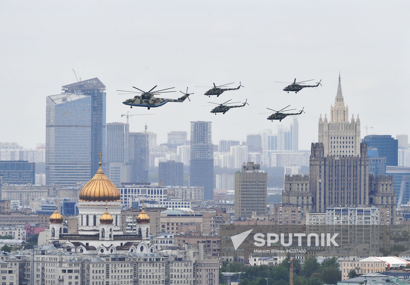 Victory Day flypast in Moscow