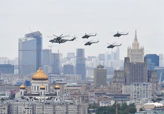 Victory Day flypast in Moscow