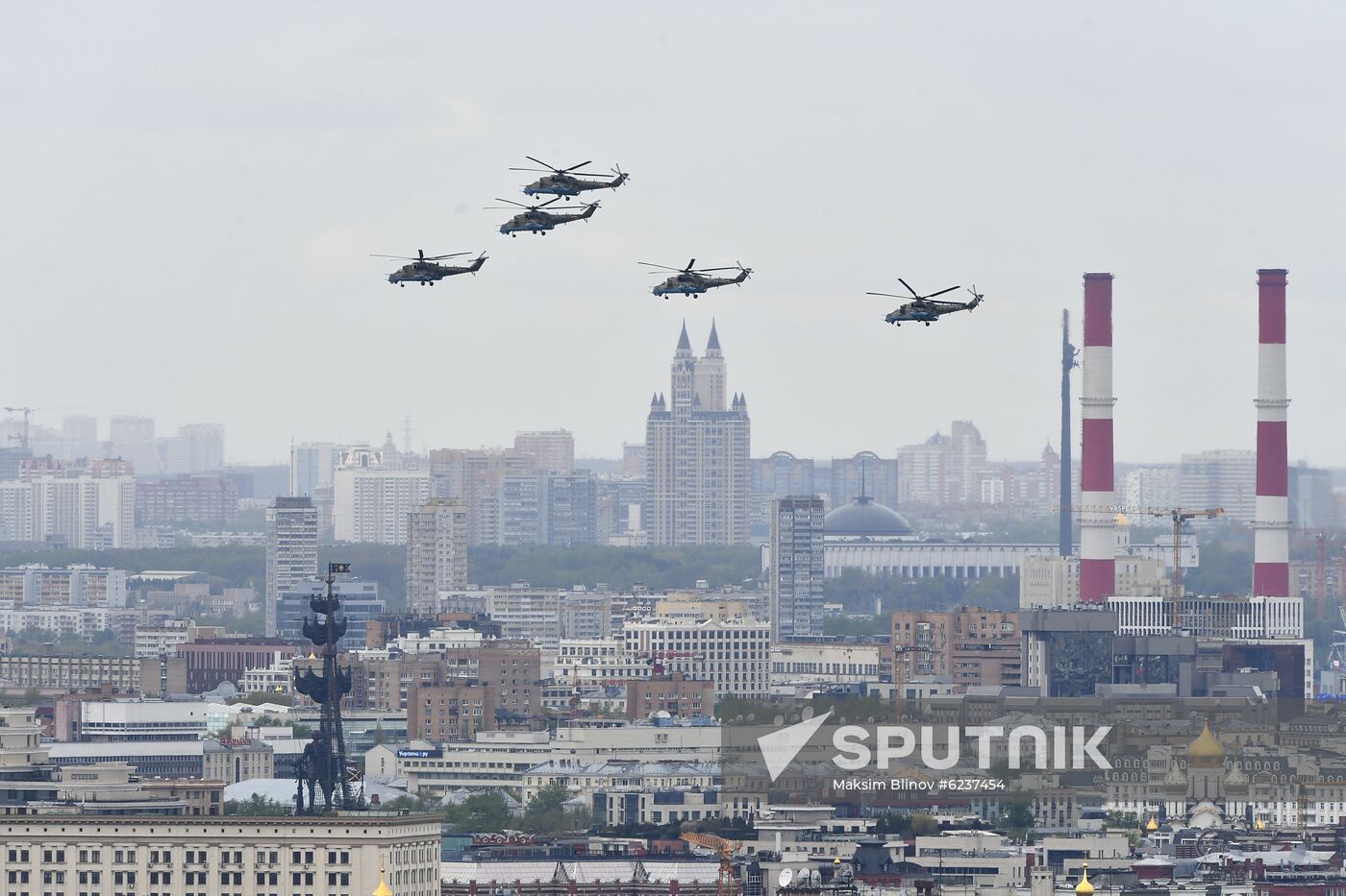 Victory Day flypast in Moscow