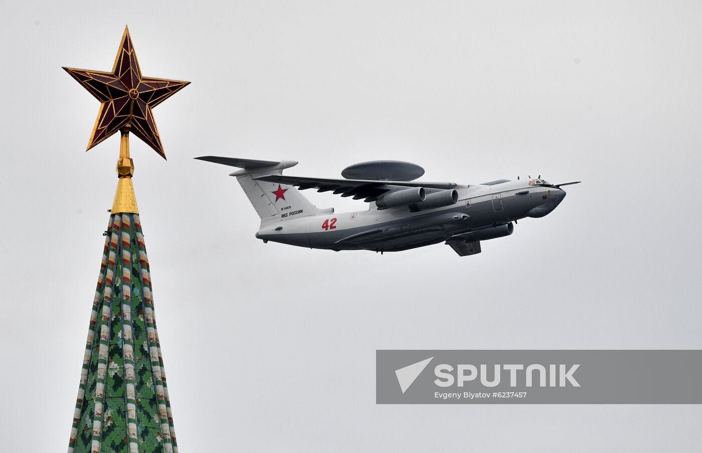 Victory Day flypast in Moscow