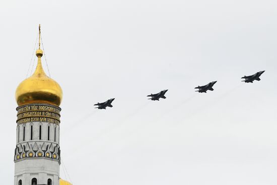 Victory Day flypast in Moscow