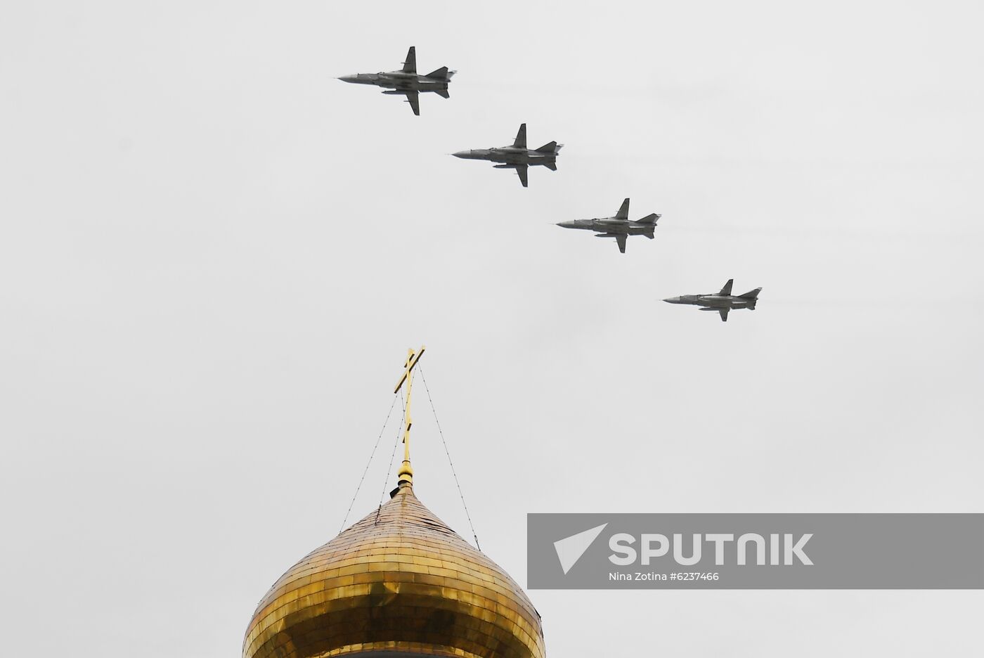Victory Day flypast in Moscow