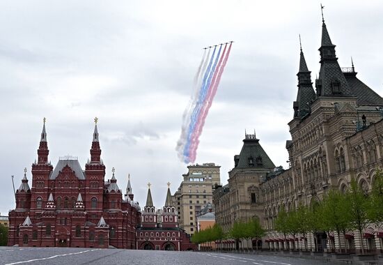 Victory Day flypast in Moscow