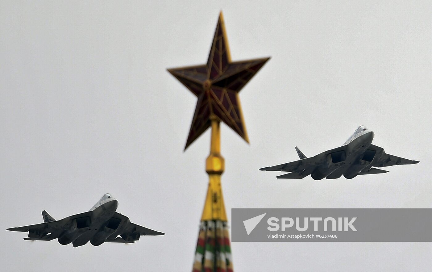 Victory Day flypast in Moscow